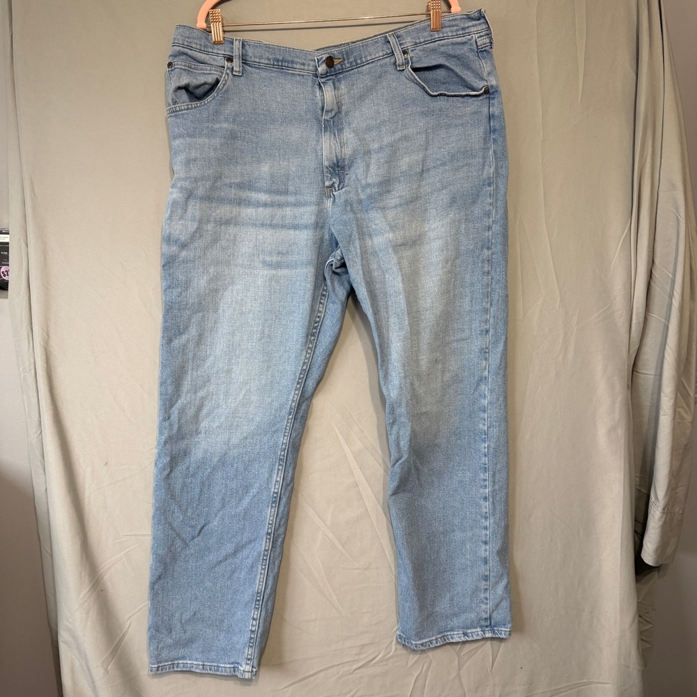 Wrangler Mens Straight Leg Jeans Size 40x32 Light Blue Denim Casual Everyday